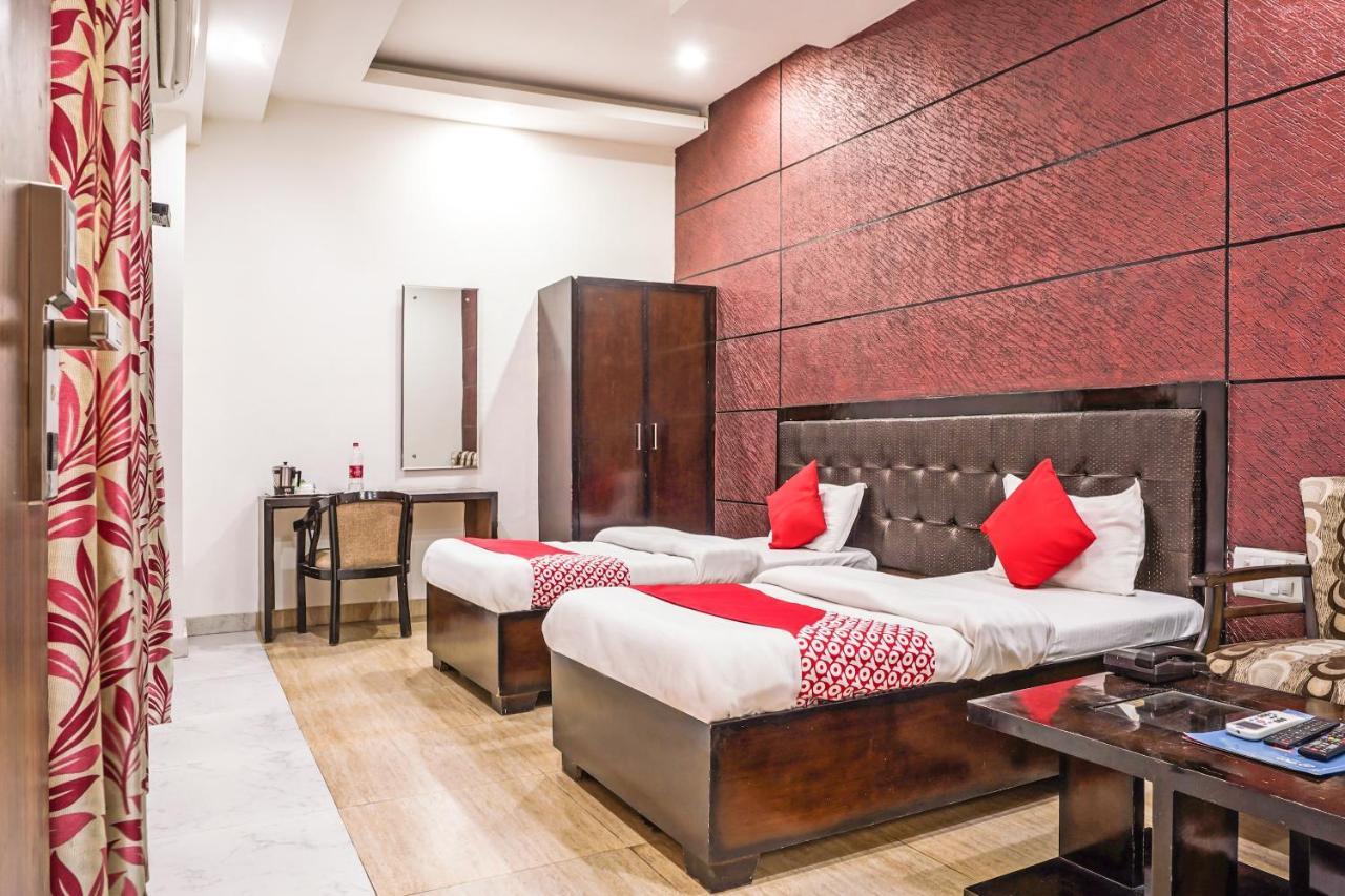 Oyo 18895 Hotel Kartikay Grand Hisār Eksteriør bilde